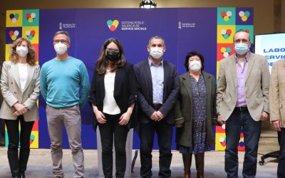 Mónica Oltra amb la xarxa pública dels laboratoris de serveis socials